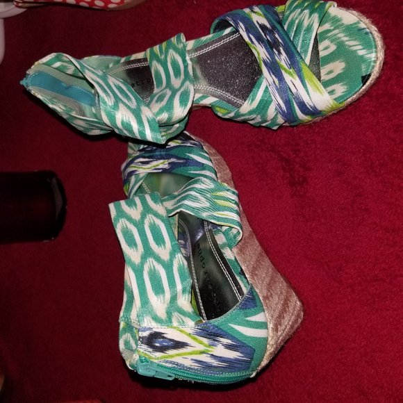Shoes - Picture 1 of 2